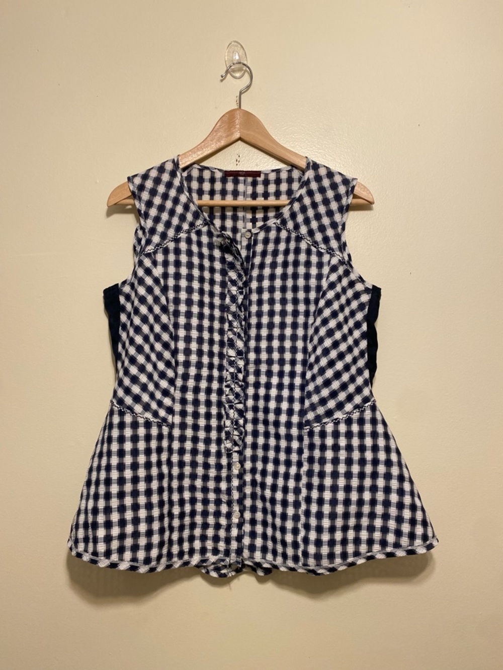 HIGH TECH  NAVY AND WHITE TOP . Size L-XL .